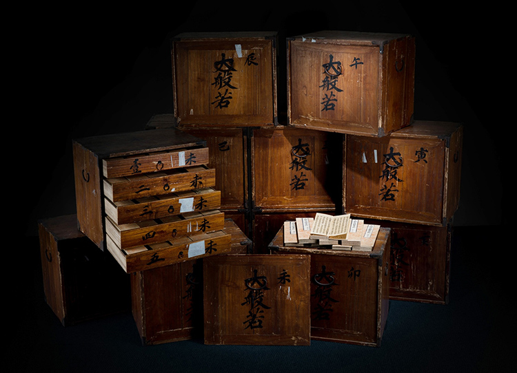 年間100万点以上の買取実績